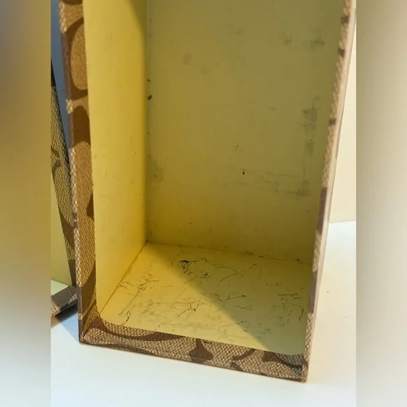 Coach Box - Picture 6 of 8